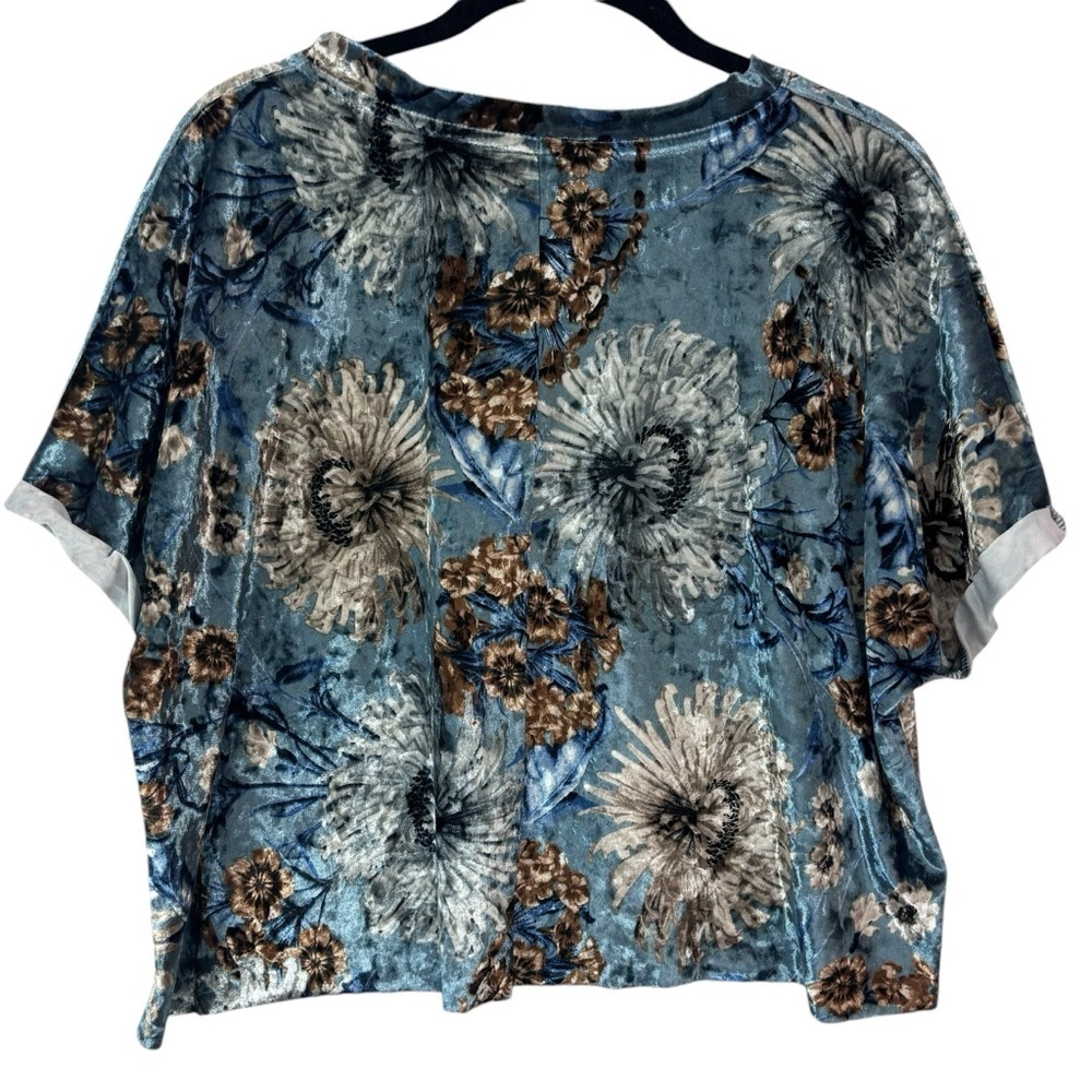 WISHLIST Women’s Crushed‎ Velvet Peach Blue Floral Cuffed Short Sleeve Size S - Picture 2 of 6